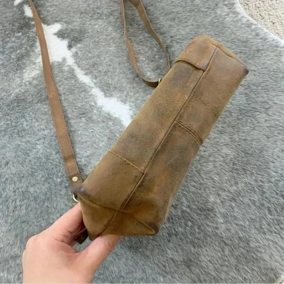 Komal’s Passion Leather Crossbody Bag - Picture 11 of 16